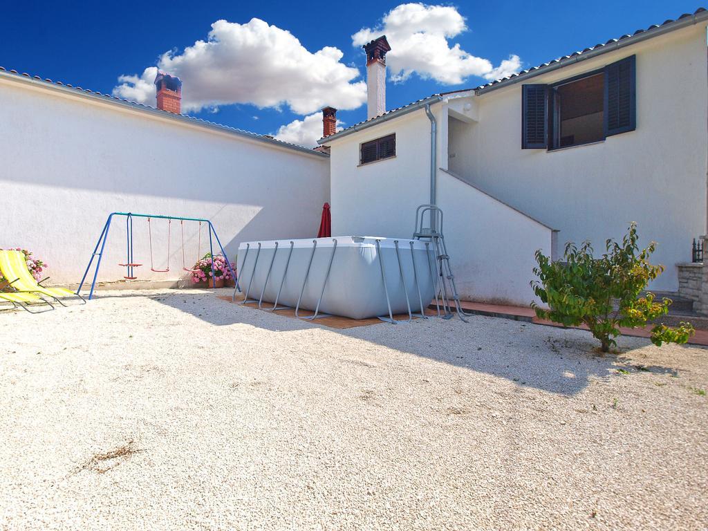 House Sandra 1430 Peresiji エクステリア 写真