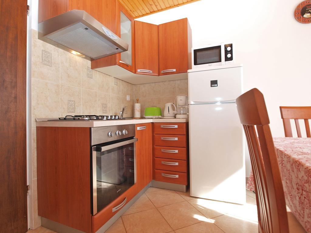 House Sandra 1430 Peresiji エクステリア 写真