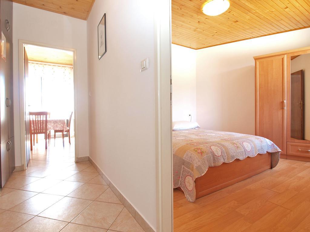 House Sandra 1430 Peresiji エクステリア 写真
