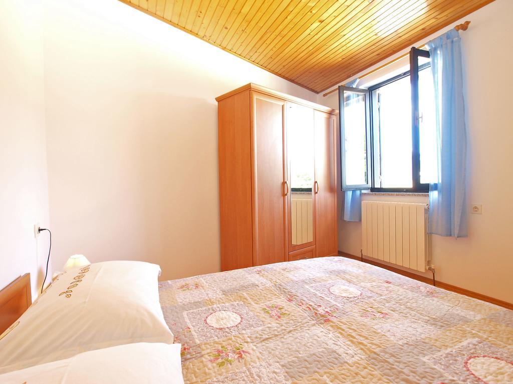 House Sandra 1430 Peresiji エクステリア 写真