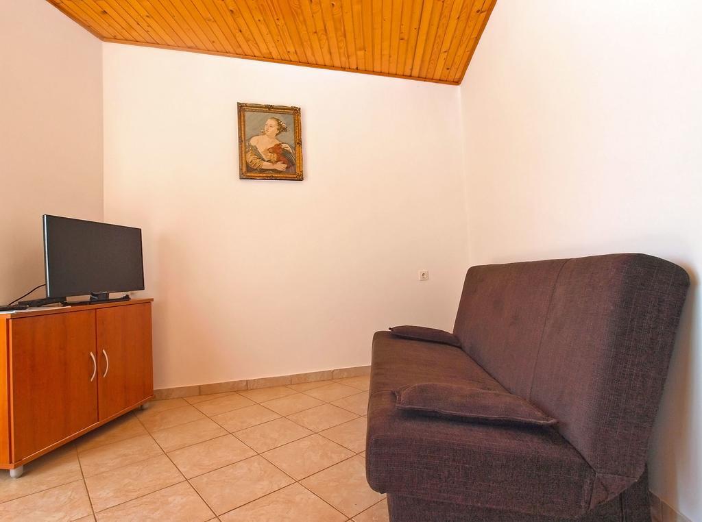 House Sandra 1430 Peresiji エクステリア 写真