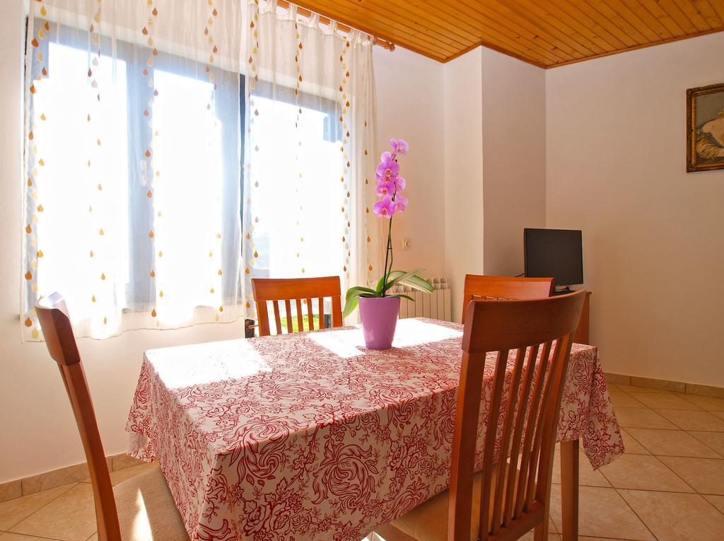 House Sandra 1430 Peresiji エクステリア 写真