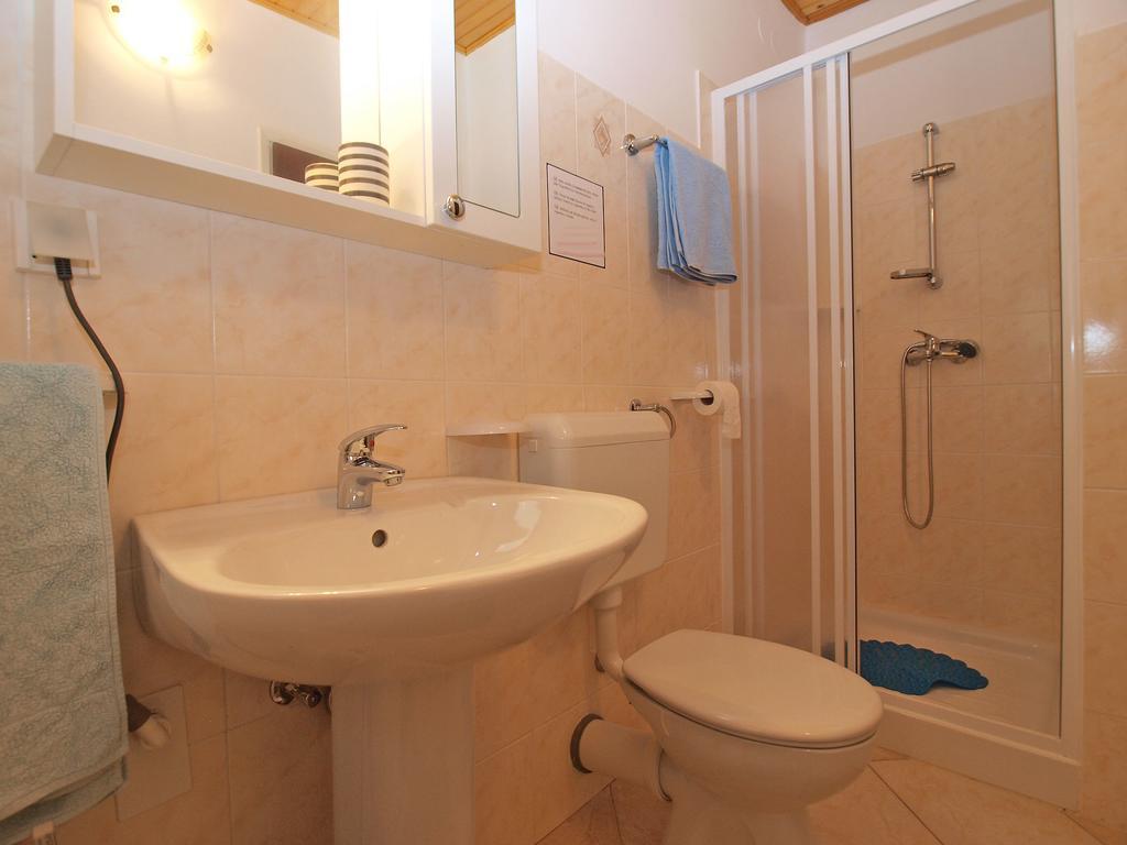 House Sandra 1430 Peresiji エクステリア 写真
